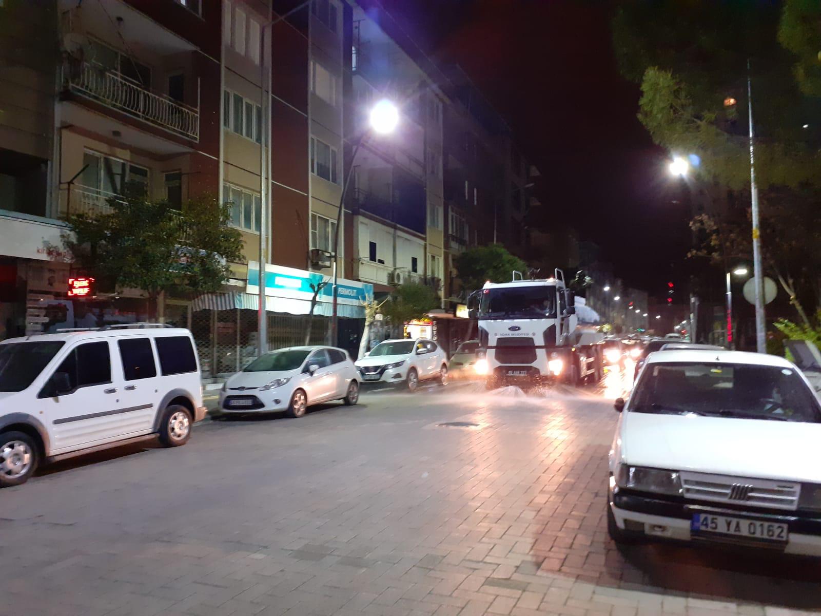 TÜM MAHALLE, CADDE VE SOKAKLAR TEMİZLİK TİMİ İLE ARINDIRILIYOR