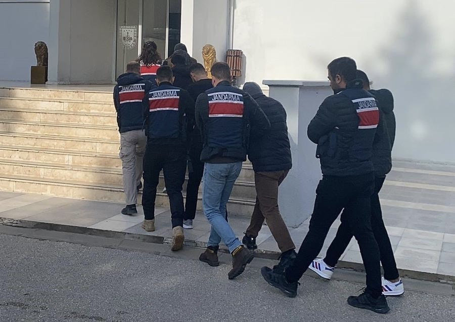 Soma ve üç ilçede Terör Örgütü Propagandasına Operasyon: 5 Gözaltı
