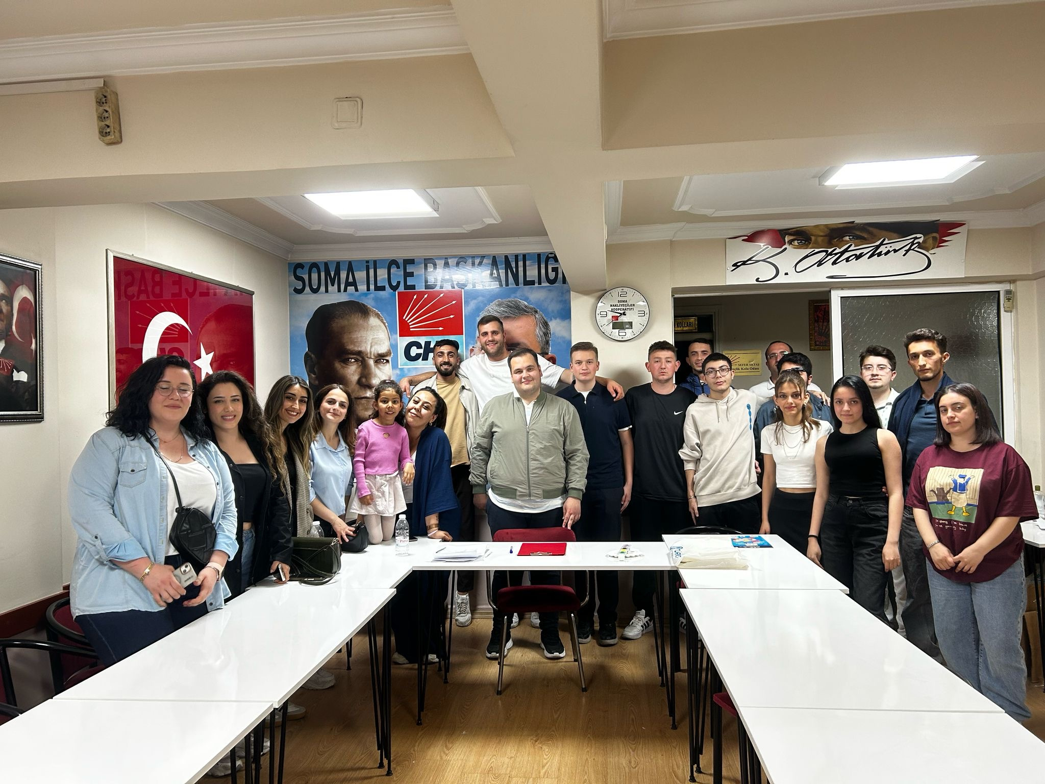 CHP Soma Gençlik Kolları’ndan Gençlik Politikaları İçin Yol Haritası Toplantısı