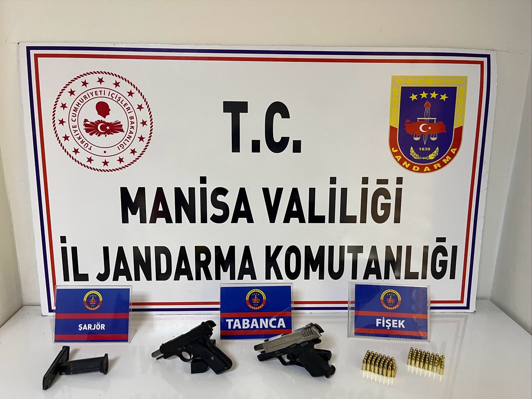 Ruhsatsız Silah Operasyonu: 2 Tabanca ve Çok Sayıda Fişek Ele Geçirildi