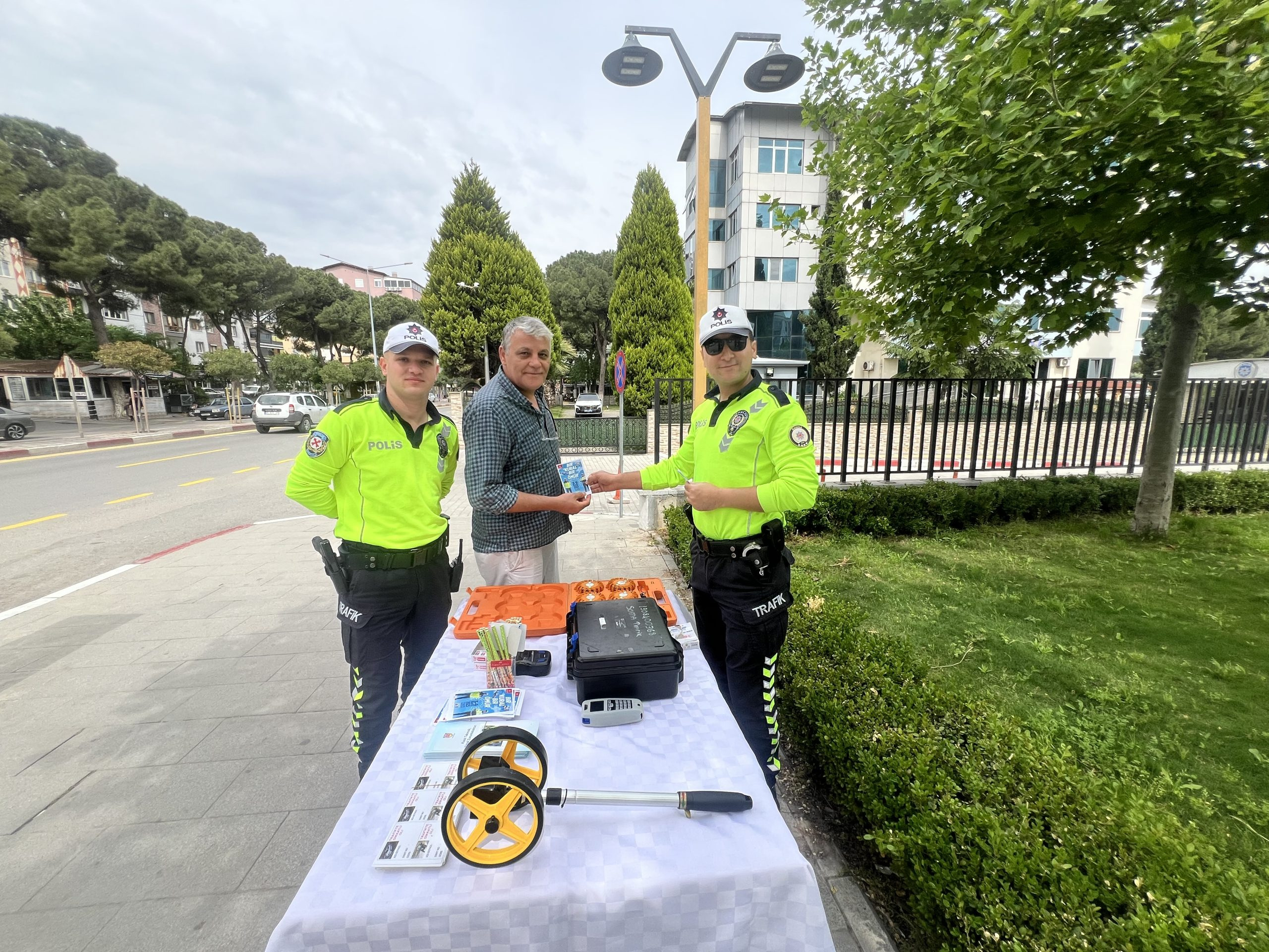 Soma’da Trafik Haftasında Bilgilendirme Standı Kuruldu