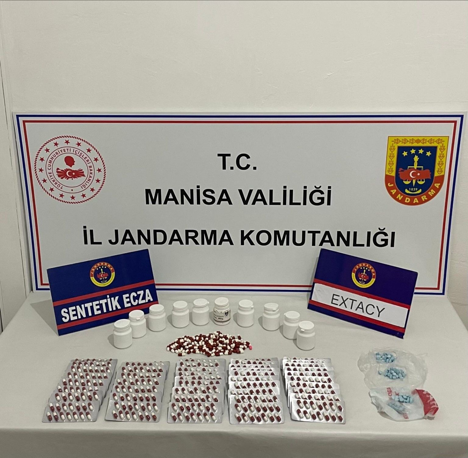 Uyuşturucu Operasyonu: 1216 Adet Sentetik Hap Ele Geçirildi
