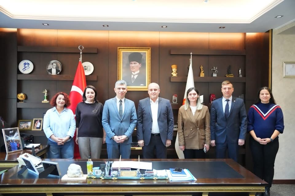 Yüce Tat’tan Sokak Hayvanları İçin Anlamlı Destek