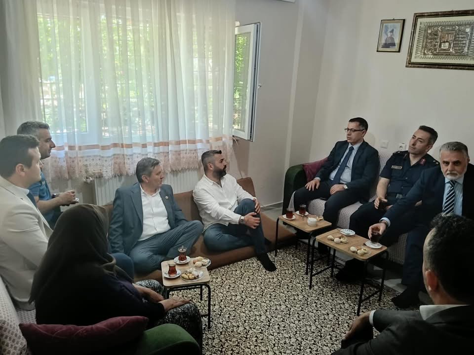 Soma Kaymakamı Ünal Koç’tan Şehit Ailelerine Anlamlı Ziyaret