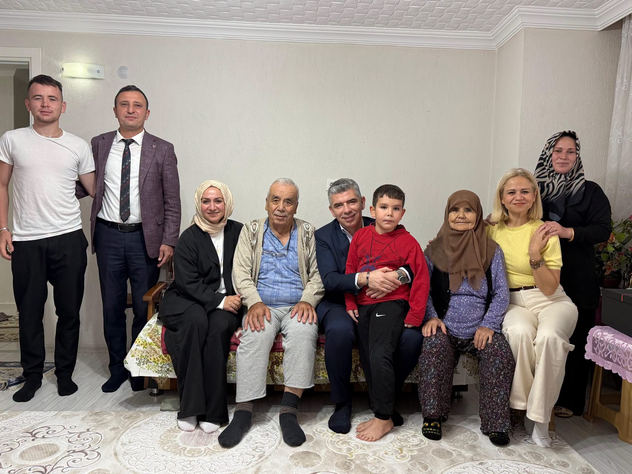 Soma Belediye Başkanı Sercan Okur’dan Kıbrıs Gazisi Hüseyin Şanlı’ya Geçmiş Olsun Ziyareti