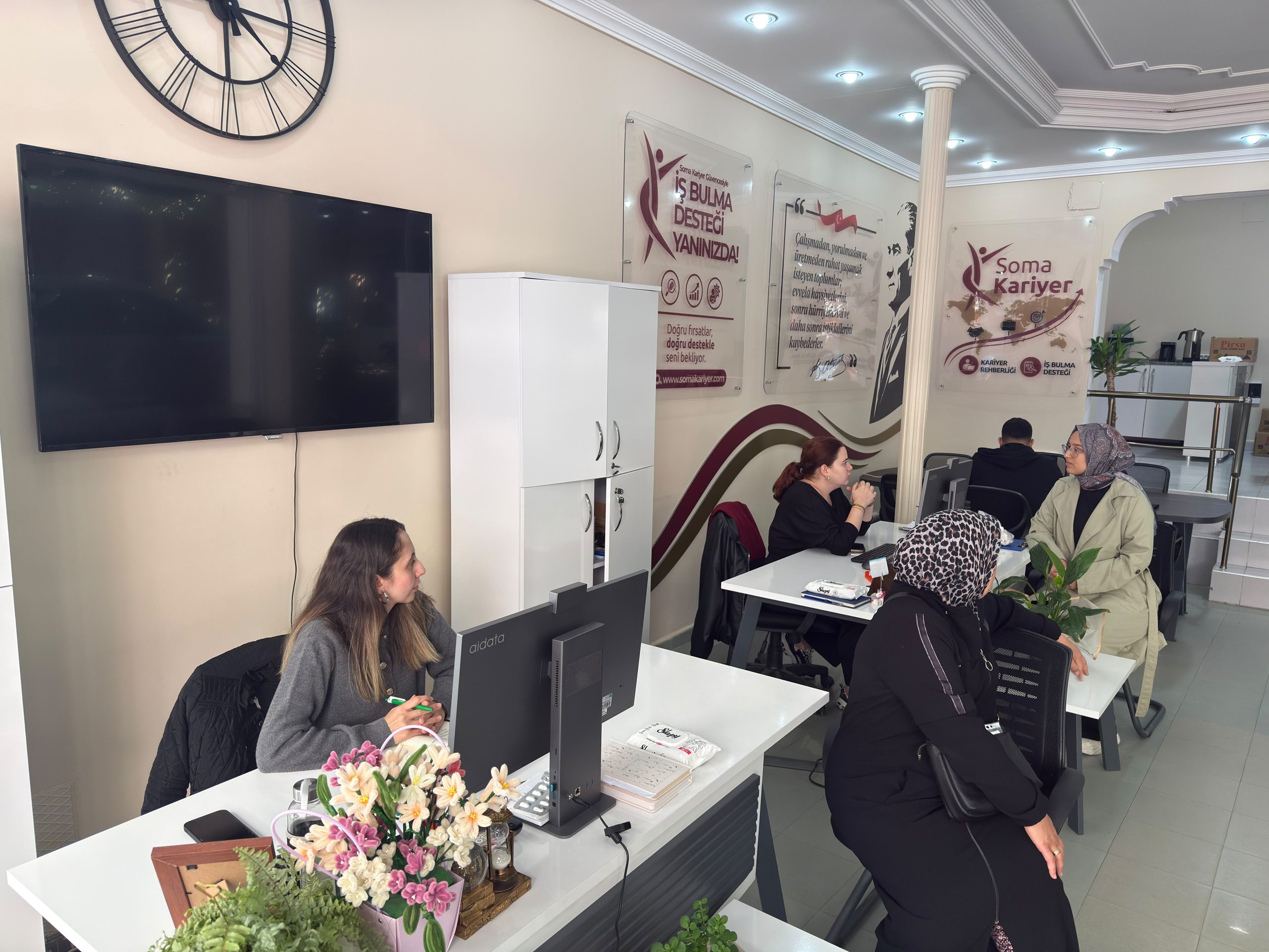 Soma Kariyer’de İstihdam Rekoru: 1 Ayda 130 Kişi İşe Yerleştirildi